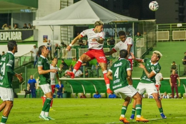 Partida entre Goi&aacute;s x N&aacute;utico na S&eacute;rie B