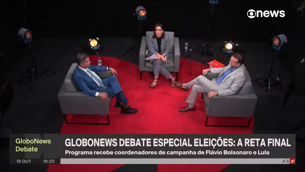 Edinho Silva, presidente do PT e coordenador da campanha à reeleição de Lula, à direita, participou de debate nesta segunda-feira (19)/Globonews/Reprodução