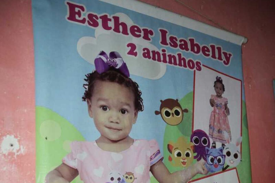 Esther Izabelly Pereira da Silva foi morta aos 4 anos de idade de forma brutal/Foto: Maurício Ferry/DP Foto