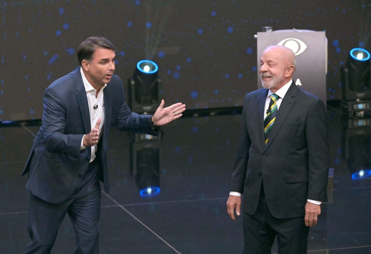 Fl&aacute;vio Bolsonaro n&atilde;o dever&aacute; abrir sigilos, afirmam aliados - Nelson Almeida/AFP