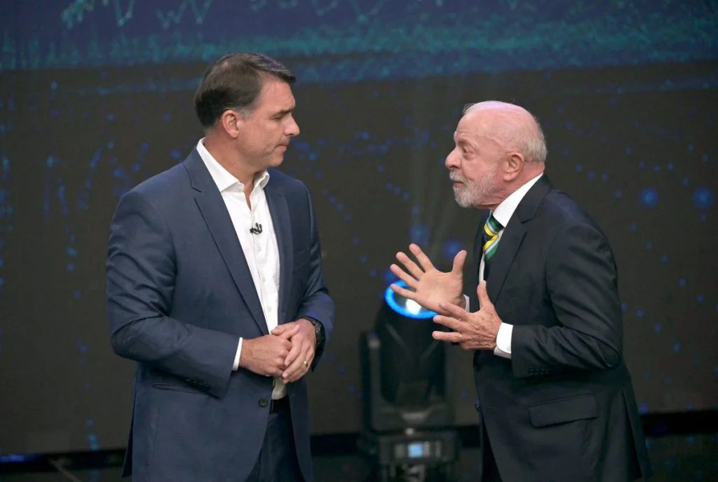 Lula protocola no TSE autoriza&ccedil;&atilde;o para abrir sigilos e desafia Fl&aacute;vio Bolsonaro a fazer igual - Nelson Almeida/AFP