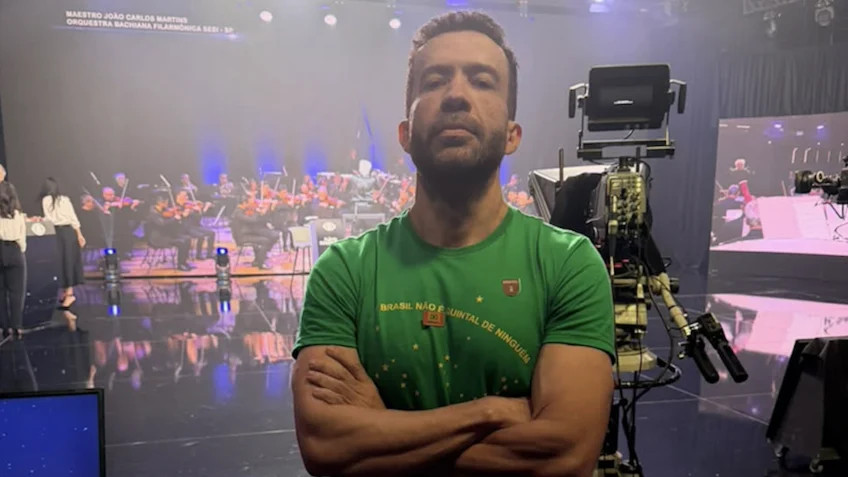 Ap&oacute;s alta, Janones mira indecisos e diz que ataques a Fl&aacute;vio n&atilde;o convencem - Divulga&ccedil;&atilde;o / Andr&eacute; Janones