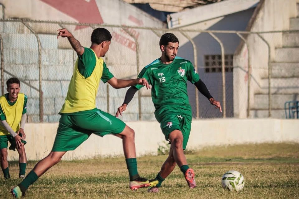 Jogadores do Salgueiro em treinamento/Divulgação / Salgueiro