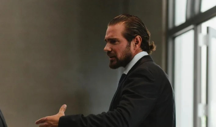 Vorcaro pediu o ataque ao então diretor do BC, Renato gomes, usando o site DCM/Reprodução / LinkedIn