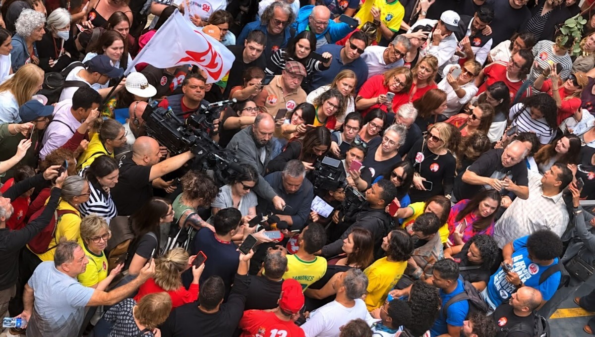 O deputado André Janones (Rede-MG) ecebeu alta nesta terça-feira (20)/Reprodução/Instagram @andrejanones