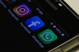 Milhares de contas e perfis de influenciadores, jornalistas e criadores de conte&uacute;do foram suspensos, quase todos do mesmo lado pol&iacute;tico