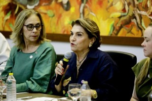 Ministra das Mulheres visita o Recife com foco na sa&uacute;de e no combate &agrave; viol&ecirc;ncia