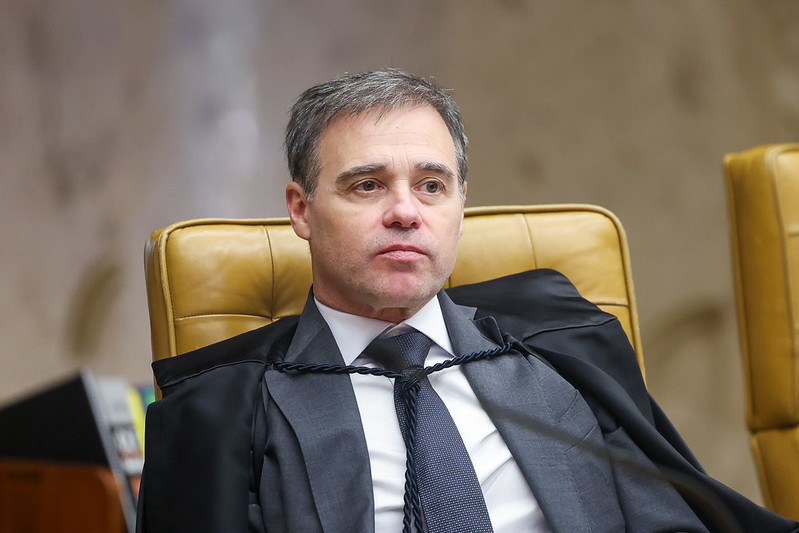 Mendon&ccedil;a atende Fl&aacute;vio e suspende impulsionamento de posts que o associam ao caso Ana Clara - Victor Piemonte/STF