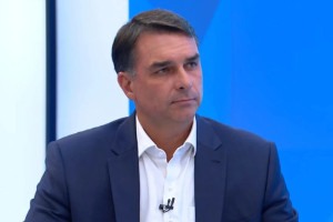 Fl&aacute;vio bateu boca com Tebet para defender empresa que bancou festinha na lancha