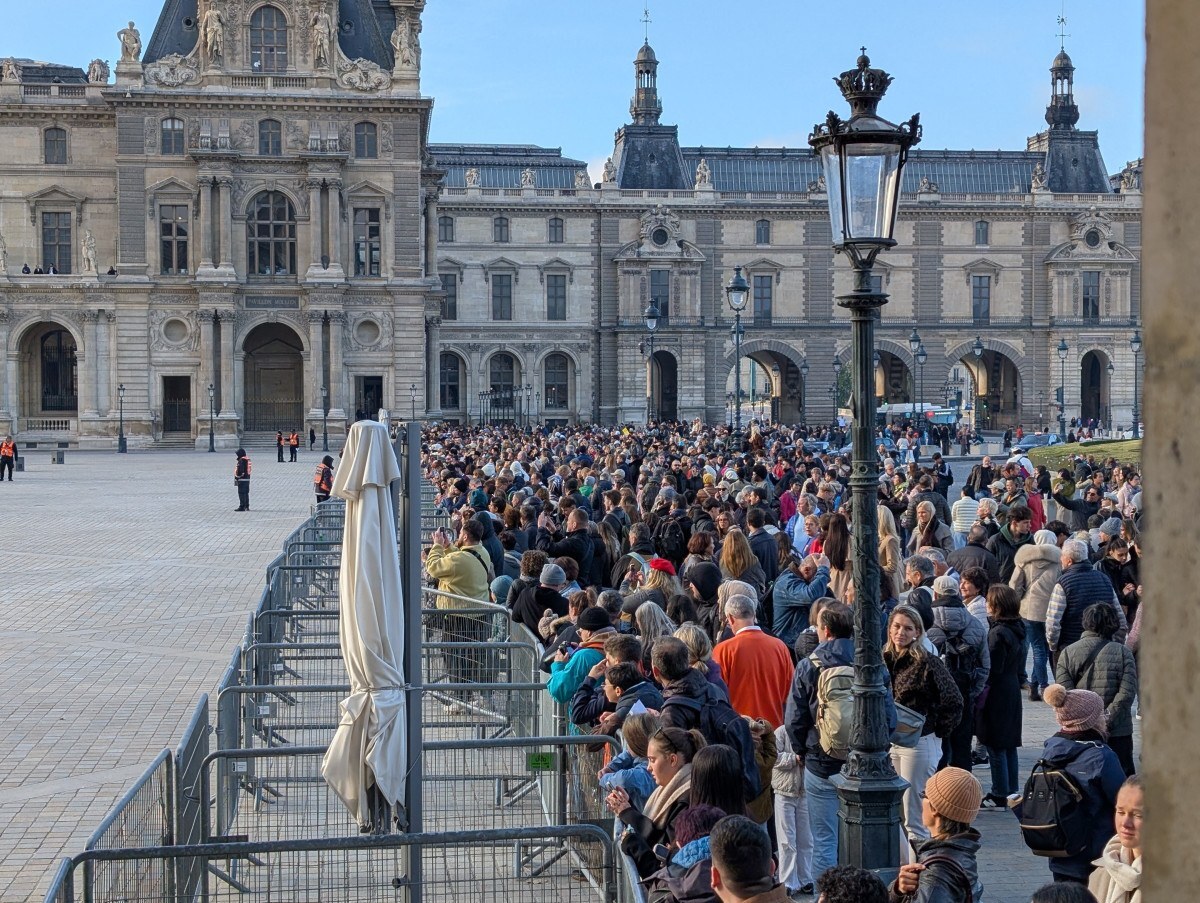 Milhares de manifestantes v&atilde;o &agrave;s ruas de Paris ap&oacute;s Justi&ccedil;a suspender proibi&ccedil;&atilde;o de protestos - Auffret / Anadolu via AFP