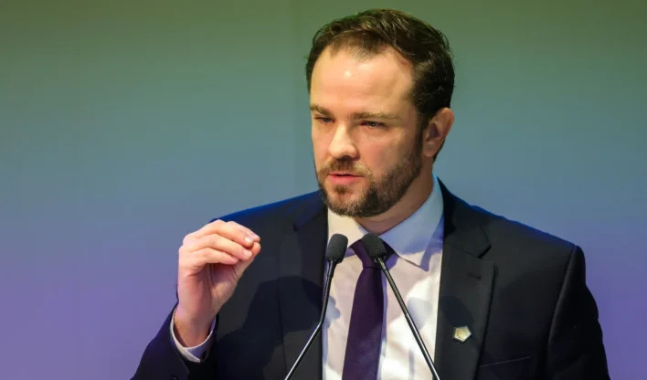 Fl&aacute;vio prop&otilde;e calote geral no sistema de cr&eacute;dito; "n&atilde;o &eacute; poss&iacute;vel fazer isso", diz Durigan - Ag&ecirc;ncia Brasil