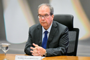 O corregedor ainda negou o pedido de Flávio para determinar a substituição do slogan 