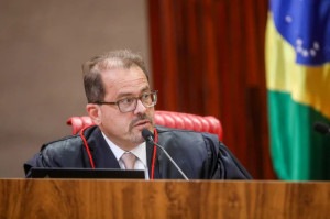 O relator tamb&eacute;m determinou que Kassio Nunes Marques se abstenha de usar sua compet&ecirc;ncia para suspender, retirar ou restringir o canal at&eacute; que o Plen&aacute;rio decida sobre o tema