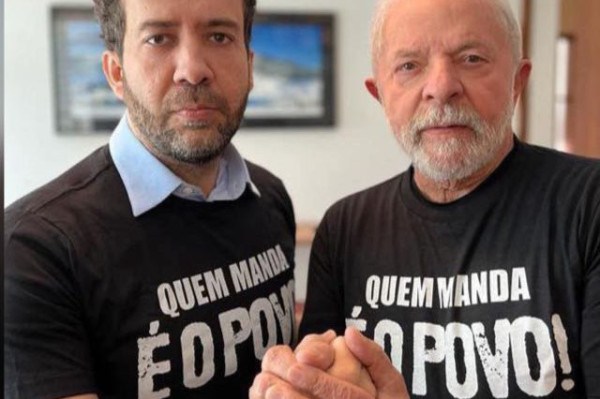 O Exército do Lula se tornou o segundo maior canal do WhatsApp no Brasil/Divulgação / EXÉRCITO DO LULA 