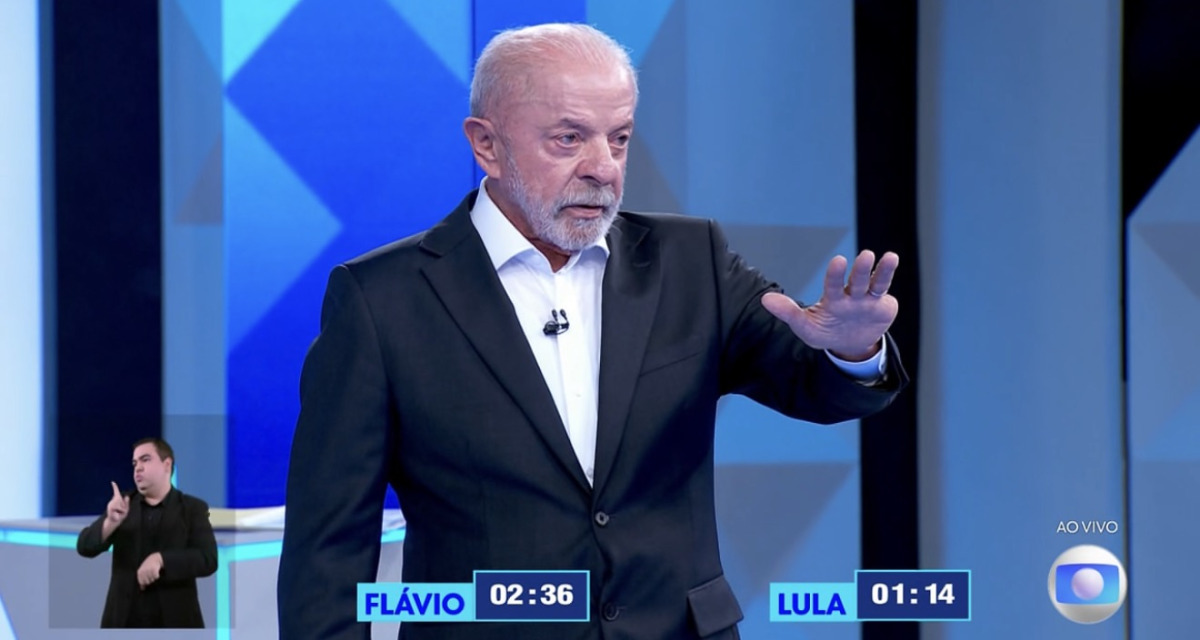 Luiz Inácio Lula da Silva (PT) e Flávio Bolsonaro (PL) se enfrentam no último debate antes do segundo turno das eleições gerais de 2026./Reprodução/TV Globo