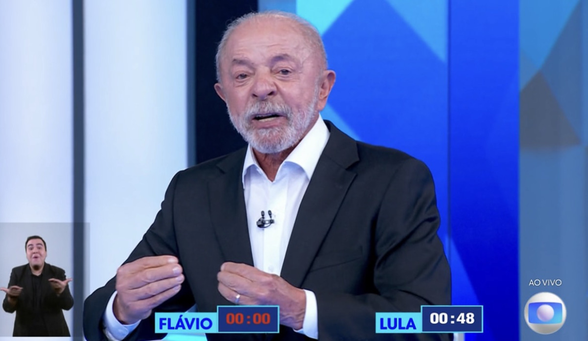 Luiz Inácio Lula da Silva (PT) e Flávio Bolsonaro (PL) se enfrentam no último debate antes do segundo turno das eleições gerais de 2026./Reprodução/TV Globo