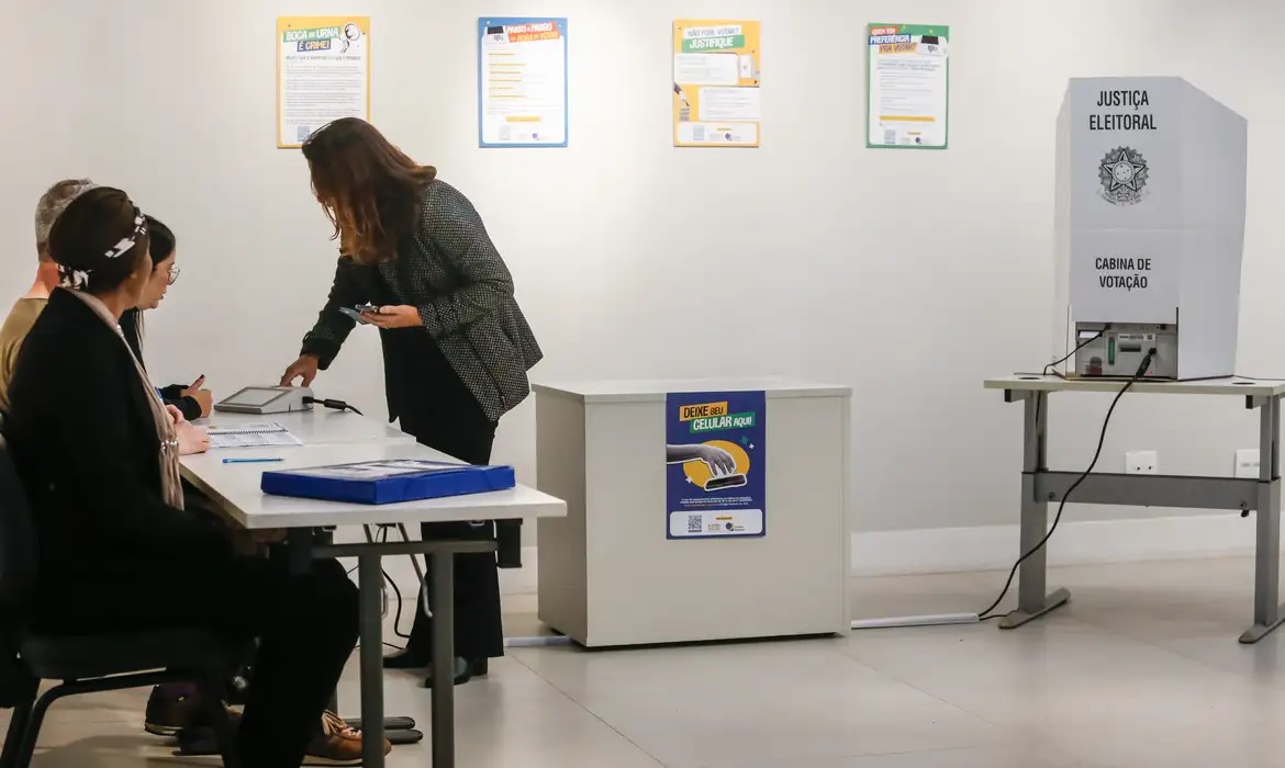 Medidas do ONS buscam reduzir riscos ao fornecimento de energia durante a votação e a apuração dos resultados/Paulo Pinto/Agência Brasil