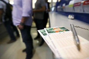 O sorteio foi antecipado para s&aacute;bado (24) por causa do segundo turno das elei&ccedil;&otilde;es


