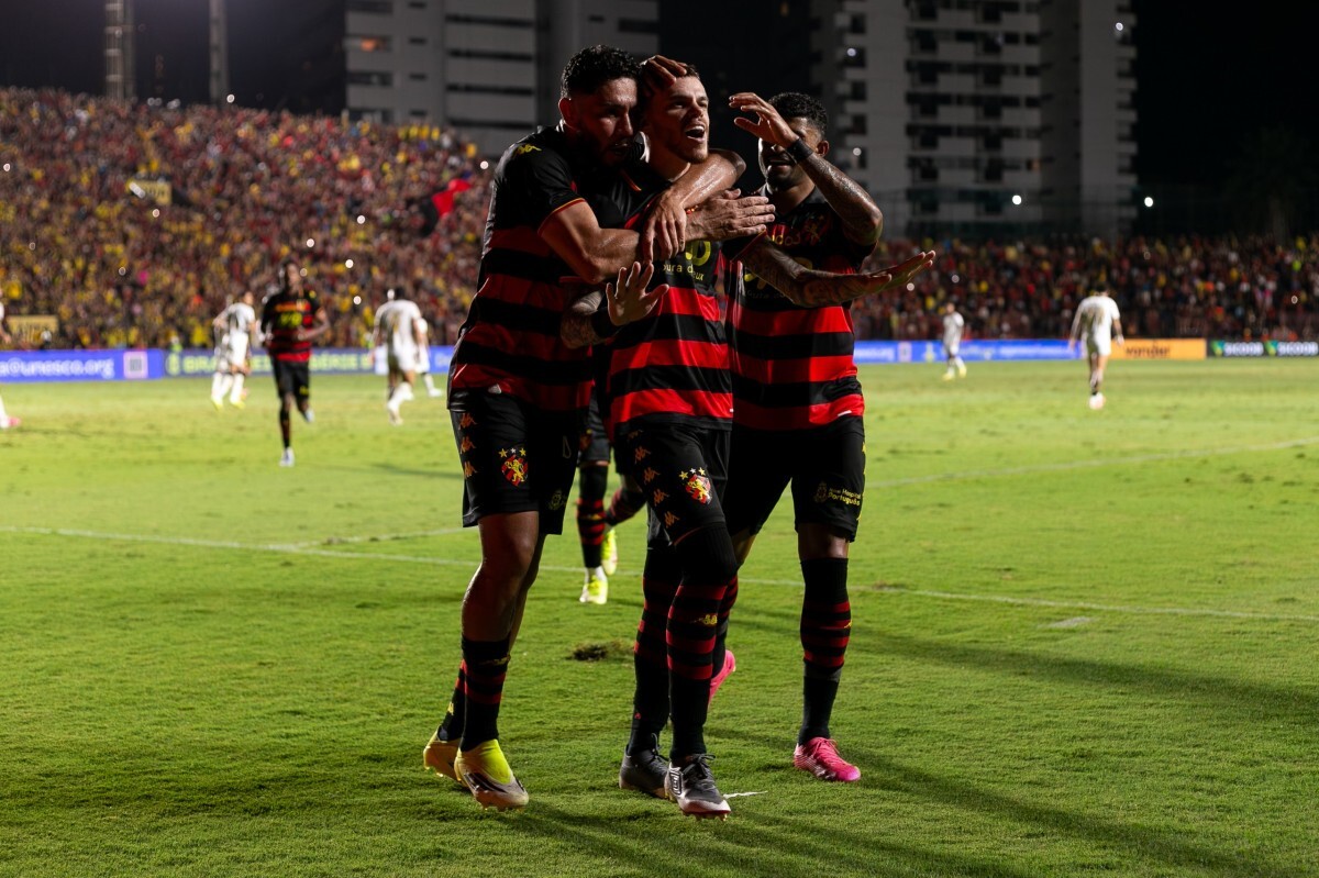 Veja como fica a situa&ccedil;&atilde;o do Sport na S&eacute;rie B depois dos resultados deste s&aacute;bado (24) - Rafael Vieira/DP Foto