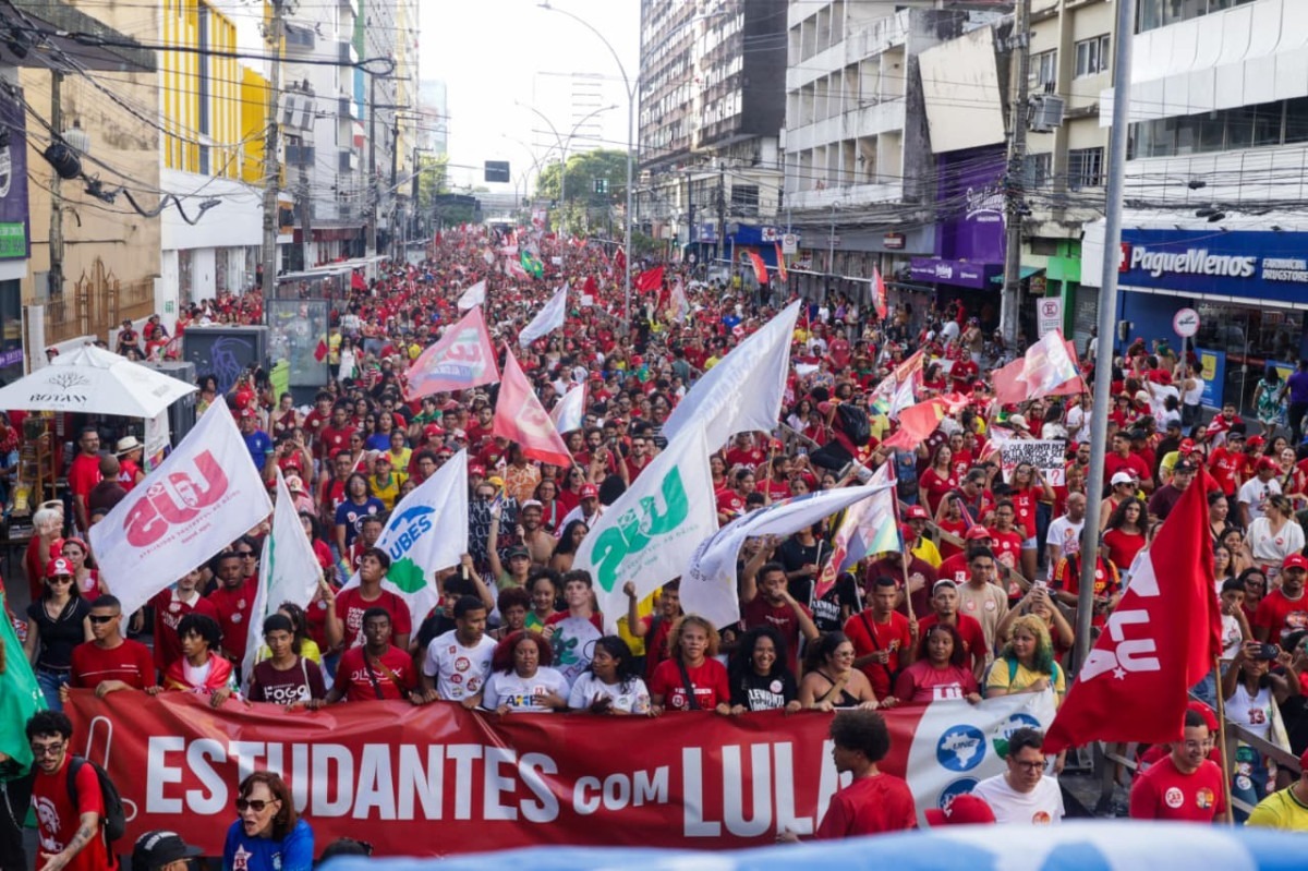 Estudantes convocaram último grande ato pró-Lula no Recife/Foto: Weslly Gomes/DP Foto