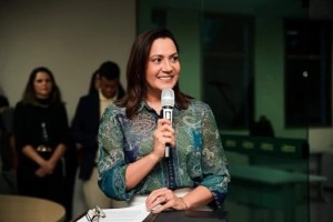 Mailza &eacute; a segunda mulher a governar o Acre desde 1986