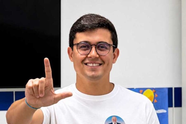 Prefeito do Recife votou pela manhã neste domingo (25)/Reprodução/Redes sociais