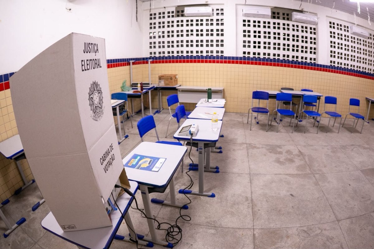 Ap&oacute;s decis&atilde;o de Zanin, locais de vota&ccedil;&atilde;o t&ecirc;m conflito de informa&ccedil;&otilde;es e se&ccedil;&otilde;es fechadas antes das 19h em Pernambuco - Foto: Rafael Vieira/DP Foto