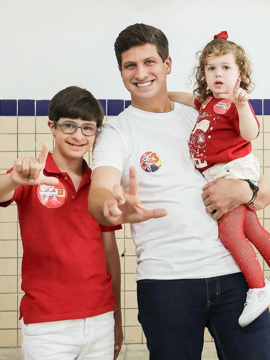 "O Nordeste ser&aacute; decisivo. Expectativa &eacute; de vit&oacute;ria", afirma Jo&atilde;o Campos ao votar - Reprodu&ccedil;&atilde;o/Redes sociais