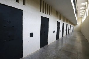 Fl&aacute;vio Bolsonaro obteve a maior vota&ccedil;&atilde;o entre os presos provis&oacute;rios da Papudinha