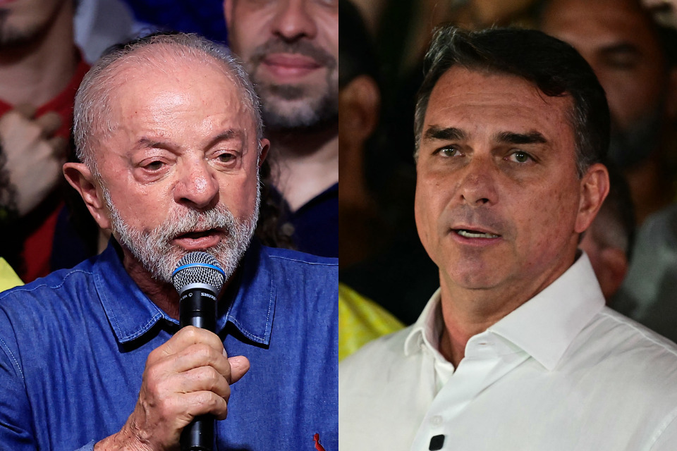 O presidente reeleito Luiz Inácio Lula da Silva (PT) e o senador Flávio Bolsonaro (PL)/MIGUEL SCHINCARIOL/AFP e PABLO PORCIUNCULA/AFP