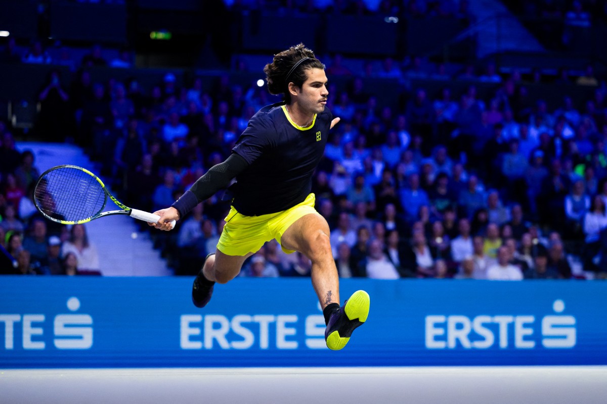 Alcaraz vence Khachanov e vai &agrave; 2&ordf; rodada do ATP 500 de Viena - MAX SLOVENCIK / APA / AFP