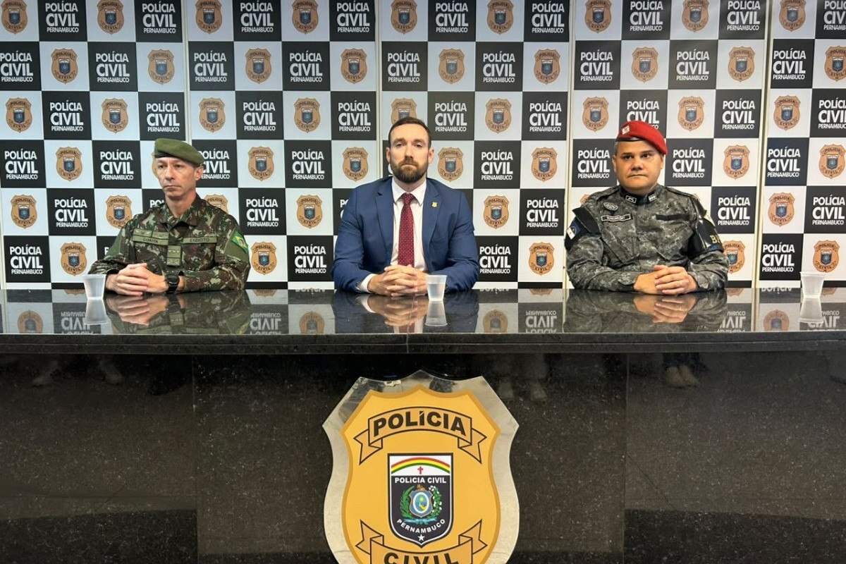 Cel Guaita, do Exército Brasileiro; Delegado Diego Jardim, Gestor Divisão de Homicídios Norte e o Tenente Coronel Correira da PMPE/BPRV
/Foto: Vitor Dutra/ AscomPCPE