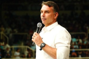 Fl&aacute;vio Bolsonaro manteve um plano de fuga para os Estados Unidos