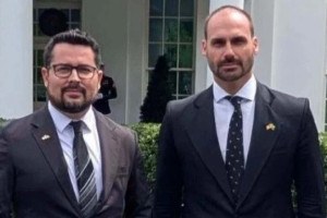 Paulo Figueiredo e Eduardo Bolsonaro dificultaram a identifica&ccedil;&atilde;o da rota utilizada pelo primog&ecirc;nito de Jair Bolsonaro para chegar a Miami