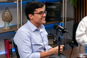 Prefeito do Recife, Victor Marques &eacute; filiado ao PCdoB, que integra a federa&ccedil;&atilde;o PT-PCdoB-PV