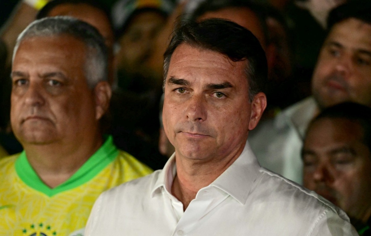 Para aliados, movimento do ex-presidenciável é um exílio estratégico/Foto: PABLO PORCIUNCULA / AFP