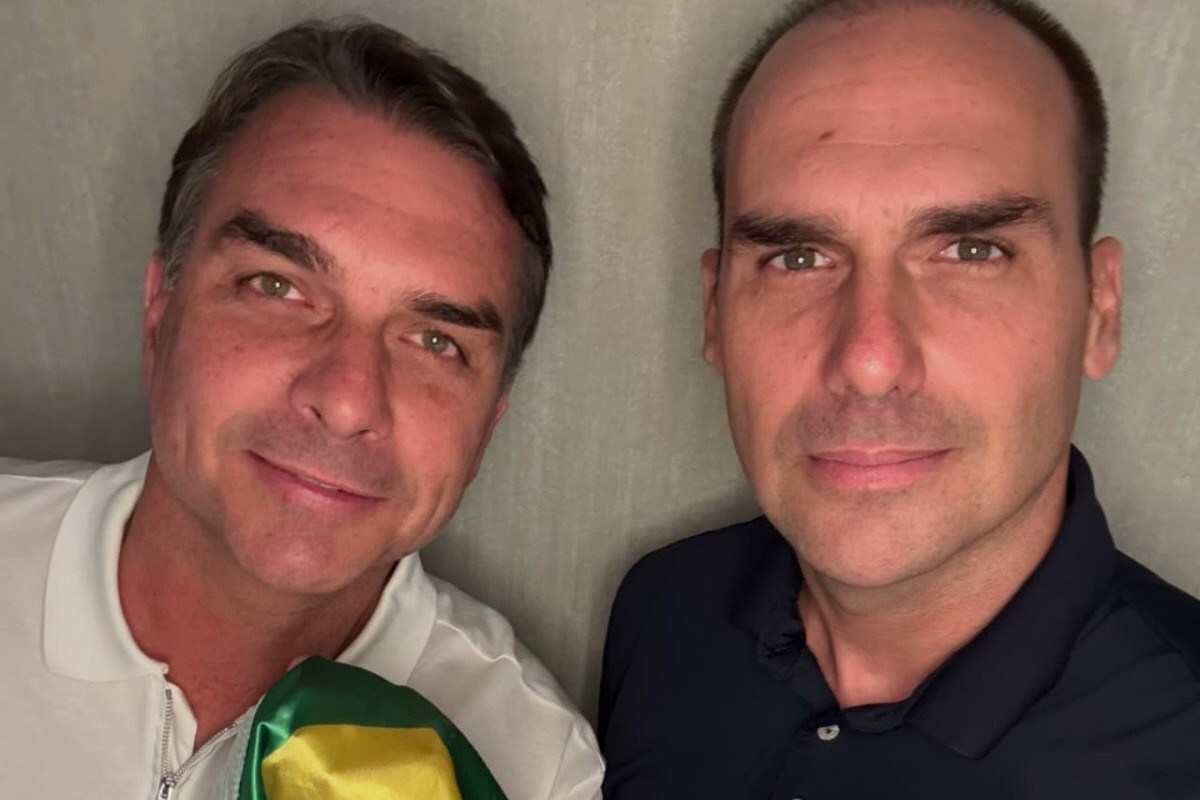 Eduardo publicou foto do encontro com Flávio após o senador fugir para os EUA/Reprodução/Redes Sociais