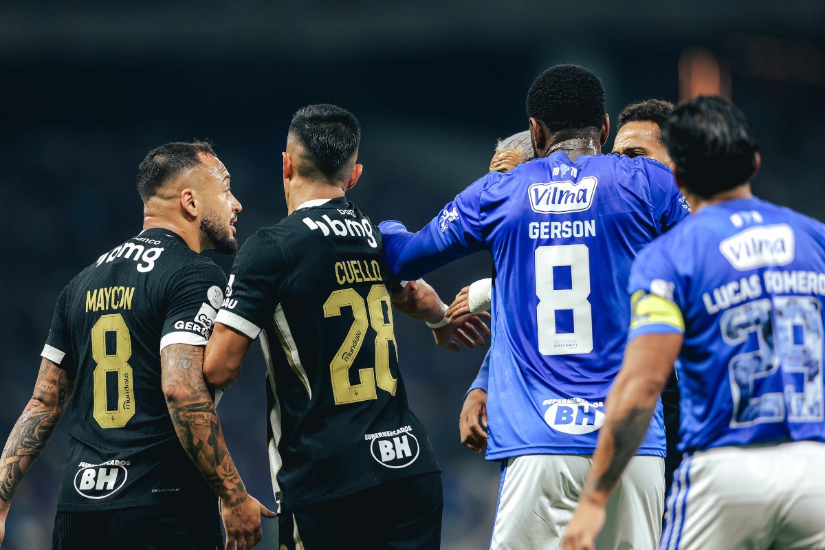 Atlético Mineiro e Cruzeiro se enfrentando/Pedro Souza / Atlético