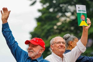 O presidente reeleito Lula (PT) e seu vice Geraldo Alckmin (PSB)