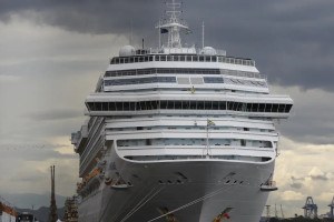 Navio de temporada tur&iacute;stica