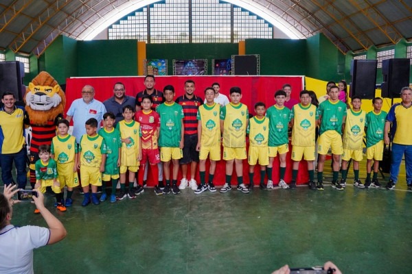 Sport leva projeto Torcedor Nota 10 a Jo&atilde;o Alfredo - Jorge Fontes / Sport Recife