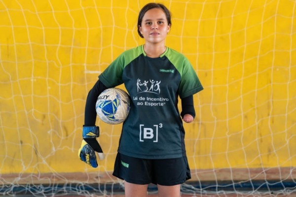 Sem um antebra&ccedil;o, jovem atleta d&aacute; li&ccedil;&otilde;es de supera&ccedil;&atilde;o como goleira - Talisson Hebert / Gera&ccedil;&atilde;o 4