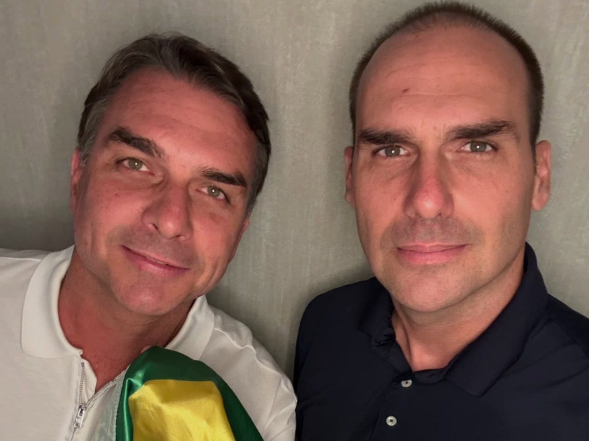Eduardo Bolsonaro e Ramagem publicam foto com Fl&aacute;vio ap&oacute;s fuga para os EUA - Reprodu&ccedil;&atilde;o/Redes Sociais