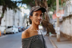 Aos 33 anos, Paolla nunca foi ao dentista. Discrimina&ccedil;&atilde;o nas unidades de sa&uacute;de &eacute; o principal motivo