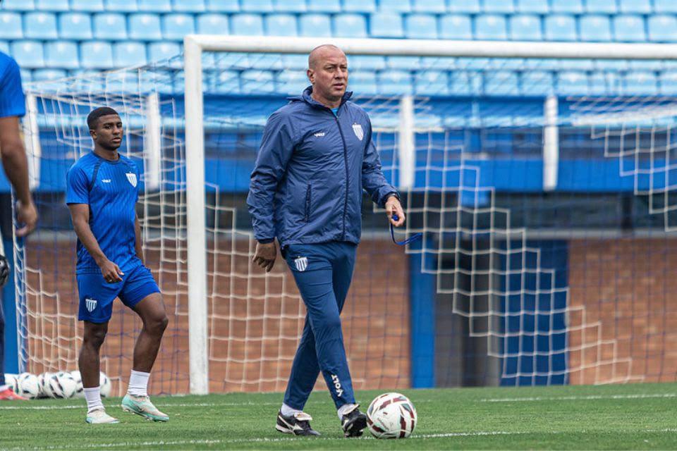 Raio-X: Advers&aacute;rio do N&aacute;utico, Ava&iacute; sofre com crise financeira e sonha com perman&ecirc;ncia improv&aacute;vel - Leandro Poeira / Ava&iacute; F.C.