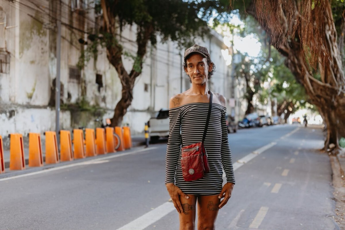 Paolla tem encontrado assistência na ong GTP+, no Centro do Recife (Karol Rodrigues/DP Foto)