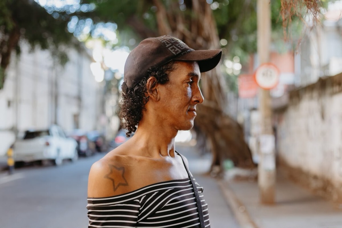 Paolla tem encontrado assistência na ong GTP+, no Centro do Recife (Karol Rodrigues/DP Foto)