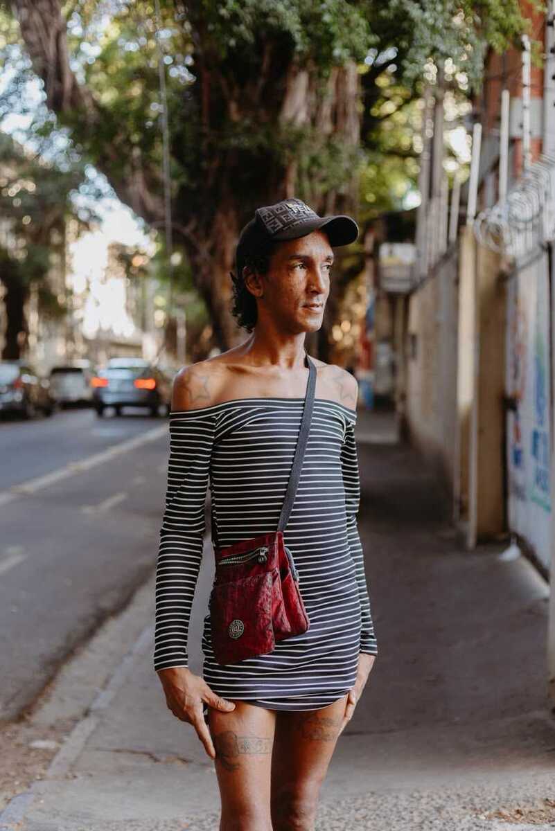 Paolla tem encontrado assistência na ong GTP+, no Centro do Recife (Karol Rodrigues/DP Foto)