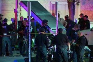 Ataque armado em loja de Halloween deixa um morto e seis feridos na Calif&oacute;rnia