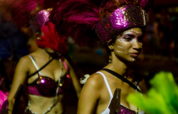 Professora da UFPE lança livro sobre a relação dança e guerra nos grupos de caboclinhos do Recife e de Goiana (Foto: Ernesto Rodrigues.)